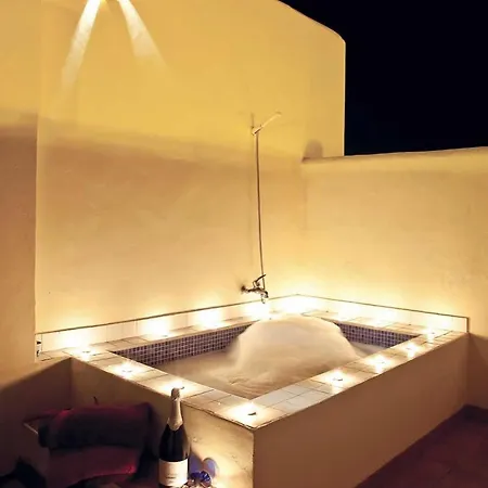 Villa Sleeps 6 Pool Wifi *